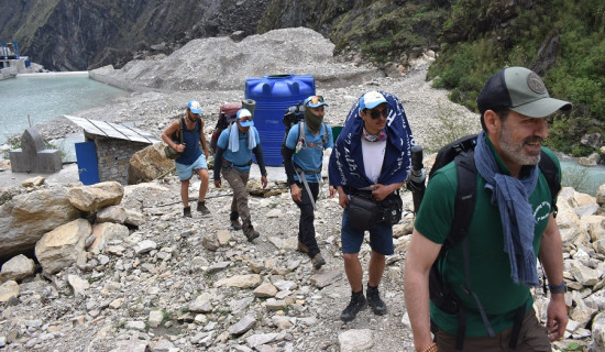 अन्नपूर्ण प्रथम हिमालको प्रवर्धन गर्न पदयात्रा