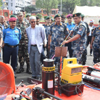 ताप्लेजुङ अस्पताललाई स्वास्थ्य सामग्री प्रदान