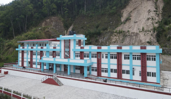 जस्ताको छानो (कविता)