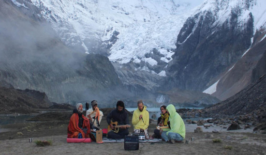 अन्नपूर्ण हिमालको आधार शिविरमा गुञ्जियो ‘फ्रान्सेली सङ्गीत’