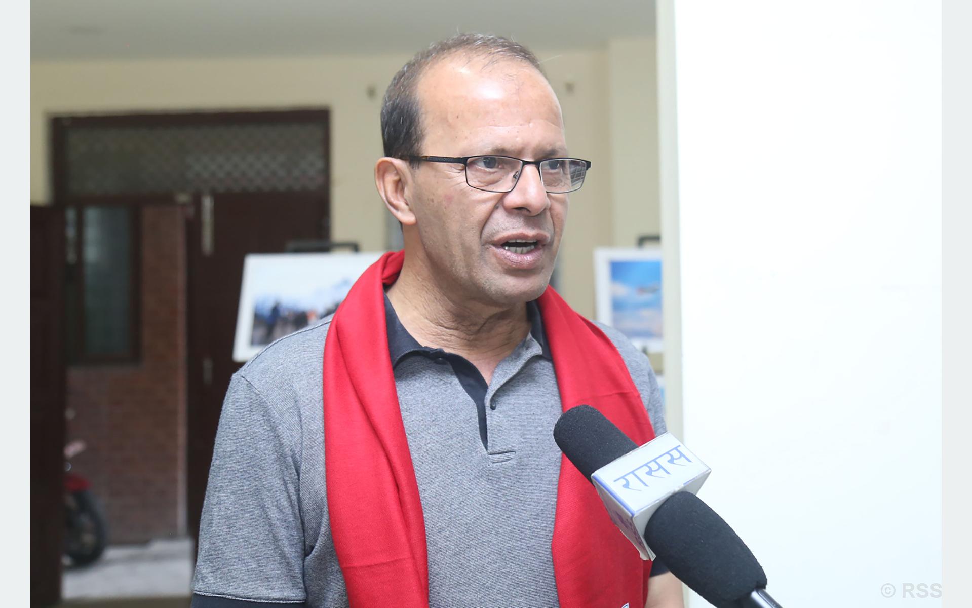 ‘जलवायु परिवर्तनले हाम्रो हिमशृङ्खला जोखिममा परेको छ’