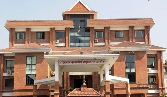 पत्रकार हुँ भन्दै धम्क्याउने भट्टविरुद्ध एक करोड १५ लाखको भ्रष्टाचार मुद्दा