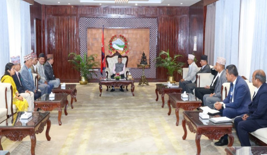 आन्तरिक पर्यटकको आकर्षण बन्दै रानीतलाउका माछा