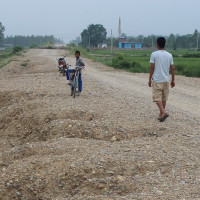 भूकम्प प्रभावित क्षेत्रबाट फर्किंदै दाता