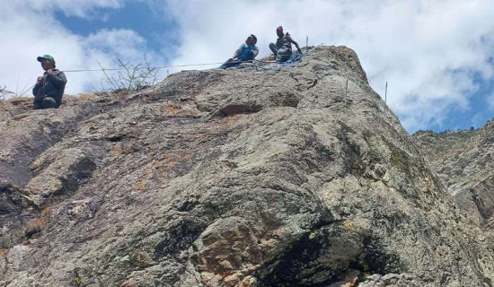 विष्फोटक पदार्थको व्यवस्था नहुँदा सडक निर्माण रोकियो