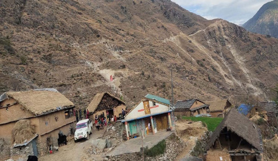 मुख्यमन्त्री शाहद्वारा प्रदेश प्रमुखबाट टीका ग्रहण