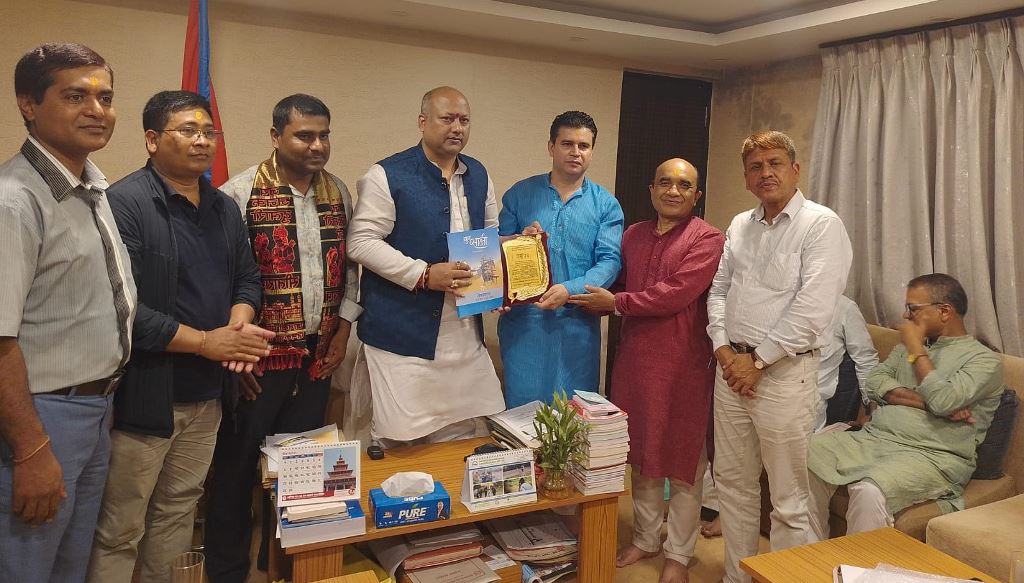 मुख्यमन्त्री सिंहसँग गोरखापत्र संस्थानका पदाधिकारीको भेट
