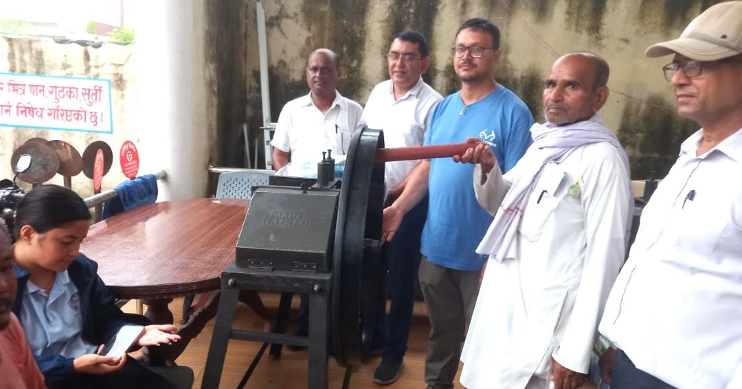 पशुपालक कृषकलाई च्यापकटर वितरण