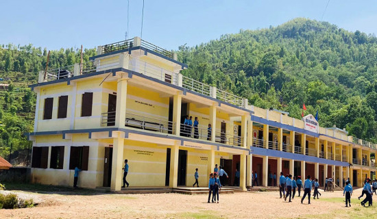 जैमिनीमा अगुवा विद्यालय : बालबालिकालाई शिक्षा, अभिभावकलाई रोजगारी