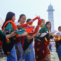 मध्यपहाडी लोकमार्ग सडक अवरुद्ध
