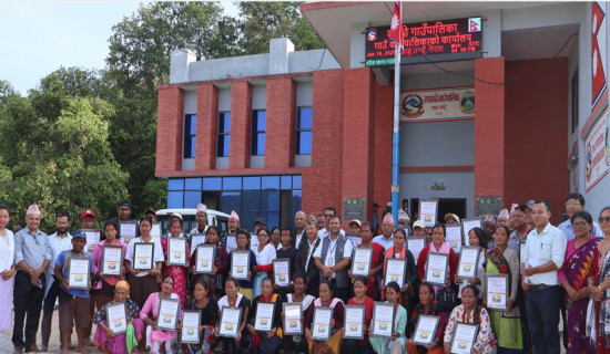 म्याग्देका ४८ विपन्न परिवारलाई घर हस्तान्तरण