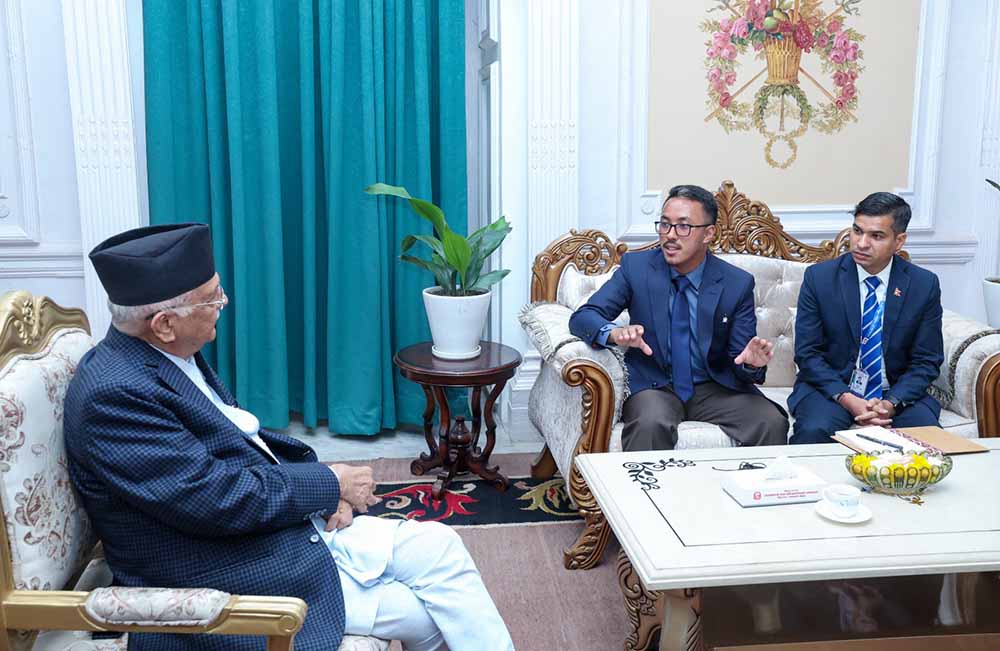 प्रधानमन्त्री ओलीसँग एमआइटीका अनुसन्धानकर्ता शेर्पाको भेट
