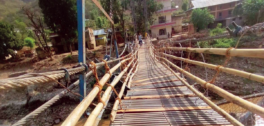 भाटा टेकेर सुनकोशी तर्नुपर्ने बाध्यता