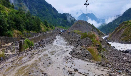 पहिरोले अरनिको राजमार्ग बन्द