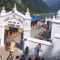 लोपको सँघारमा खरमजुर