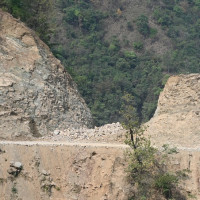मधेश सरकार गुरुदेवको शोकमा : राष्ट्रिय झन्डा आधा झुकाइयो