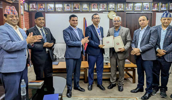 त्रिविका विद्यार्थी र प्राध्यापकले सरकारी अस्पतालमा उपचार सुविधा पाउने