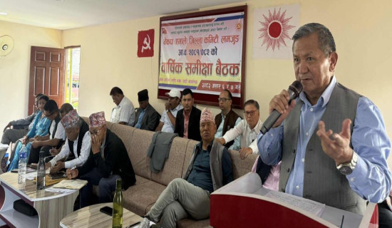 रसियन कम्युनिष्ट पार्टी अध्यक्ष मालिन्कोबिच पोखरामा