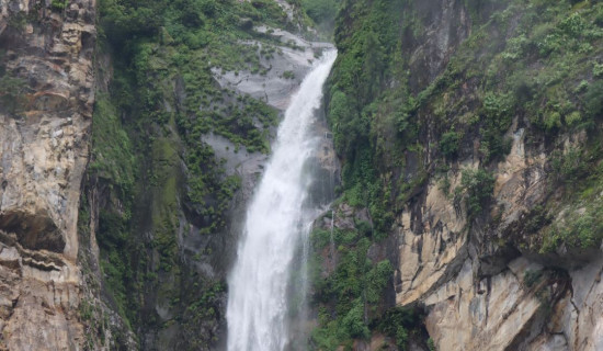 प्रचारको पर्खाइमा ढङ्ढङ्गे झरना