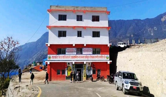 आफन्तका लागि नियमविपरीत खर्च