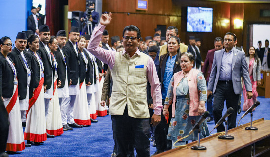 राप्रपा र रास्वपाद्वारा संसद् बैठक बहिष्कार