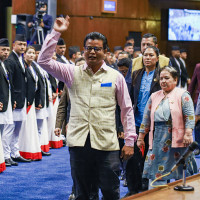 पाँच सहकारी समस्याग्रस्त घोषणा