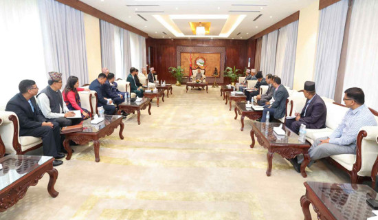प्रधानमन्त्रीलाई सहकारी महासङ्घको ध्यानाकर्षण