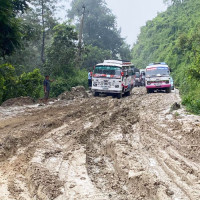 सिंहदरबारको फोहोर तीन दिनभित्र उठाउन सर्वोच्चको आदेश