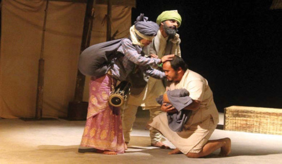 जुर्मुराउँदै पोखरेली रङ्गमञ्च