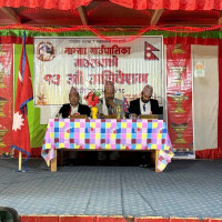 अध्ययन भ्रमणको रकमबाट विपन्नलाई खाद्यान्न सहयोग