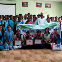 मकैको बीउ उत्पादन गर्दै हरिहरपुरगढी