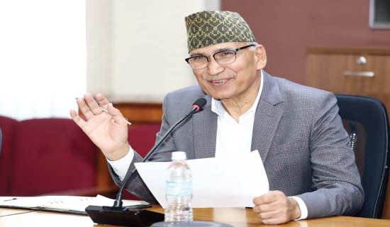 दुई वर्षभित्र सबै नागरिकको घरमा विद्युतीकरण गरिसक्छौँः ऊर्जामन्त्री खड्का