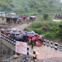 सुनको मूल्य एक हजार तीन सयले घट्यो