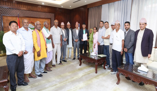 मल उपलब्ध गराउन झापाली चिया किसानको माग