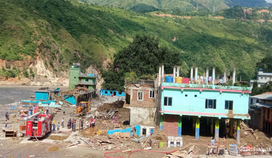 बाढी पीडितले पाए अस्थायी निजी आवास बनाउन अनुदान