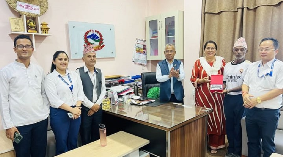 बाँदर धपाउन किसानलाई लेजर लाइट