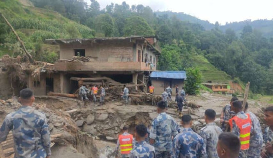 बिमचना खोलामा आएको बाढीले बगाउँदा एक महिला बेपत्ता