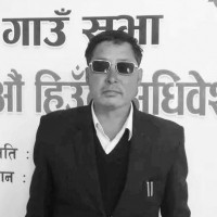 सडकमै हराउँदै छ आदिकविको शालिक