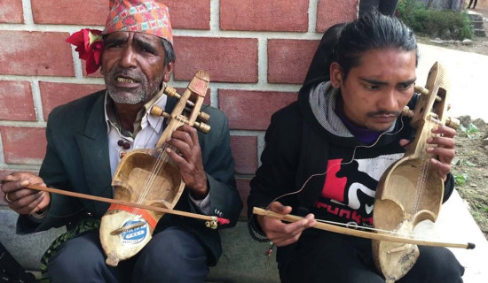 बिरानो बन्दै सारङ्गीको धुन