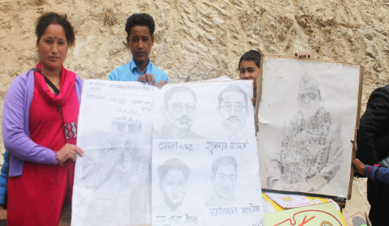 शैक्षिक सामग्री प्रदर्शनी पढाई मेलाकाे आकर्षण
