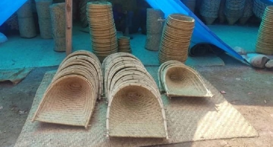 परम्परागत पेसा सङ्कटमा