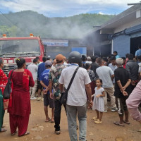 दुई करोड लगानीमा बनेको संरचना बेवारिसे