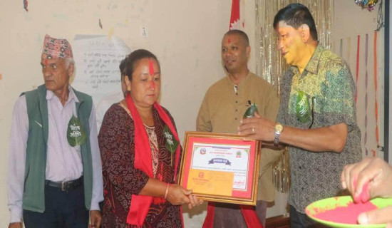भीरकोटका उत्कृष्ट नौ कृषक सम्मानित