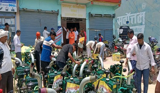प्रतापपुर गाउँपालिकाबाट १०८ कृषकलाई कृषि उपकरण वितरण
