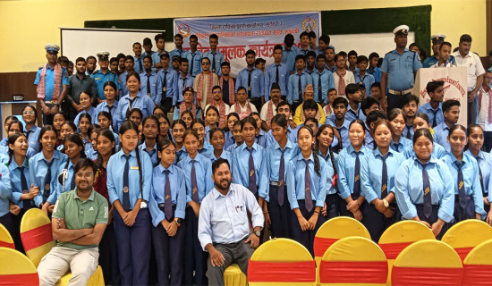 माटोका भाँडा बनाउन कुमालेलाई भ्याइनभ्याइ