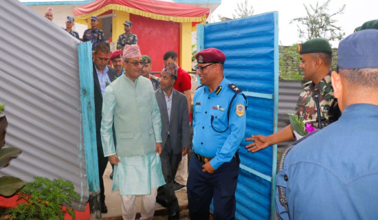 गृहमन्त्री लेखकद्वारा जिप्रका बैतडीको निरीक्षण