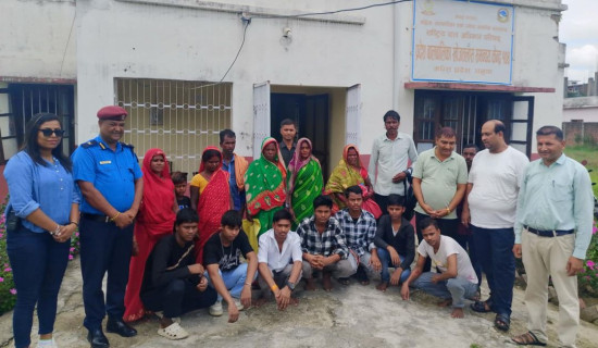 सामूहिक च्याउ खेतीमा महिला