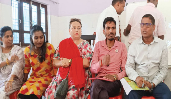 द्वन्द्वले भरिपूर्ण ‘पीताम्बर’