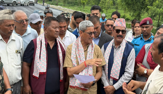 गृहमन्त्रीद्वारा कञ्चनपुरमा निर्माणाधीन क्षेत्रको अनुगमन