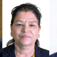 तिहार नजिकिएसँगै किसान धान काट्नमा व्यस्त